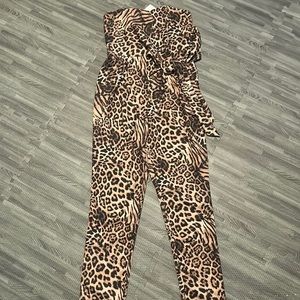 Boutique leopard print jumpsuit size small NWT
